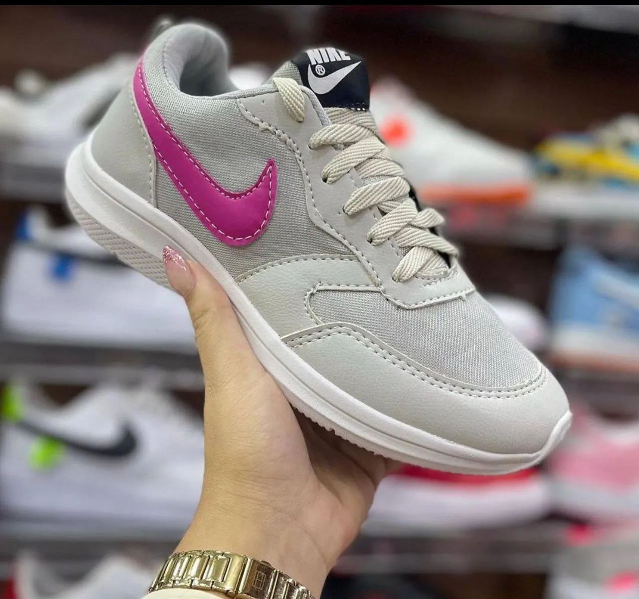 Calça mom jeans feminina - Image 01 (February 3, 2026)