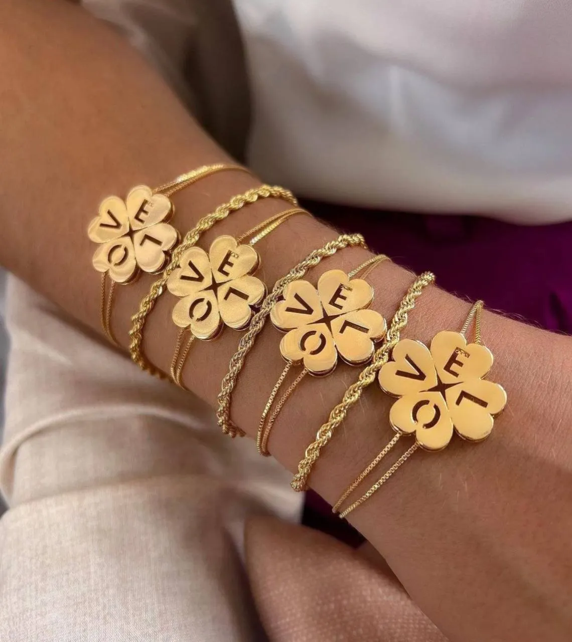 Calça mom jeans feminina - Image 01 (February 3, 2026)