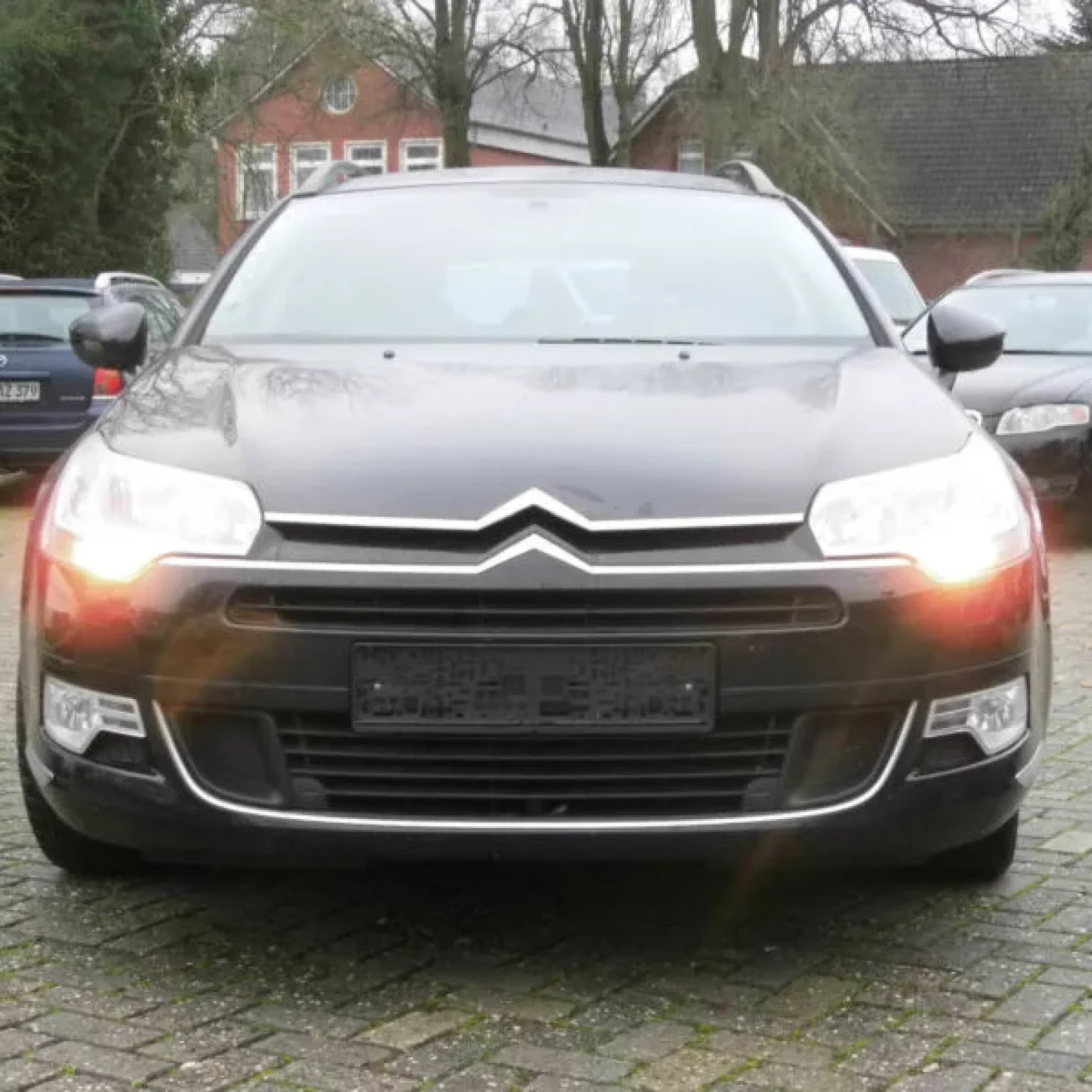 Range Rover - Image 01 (March 13, 2026)