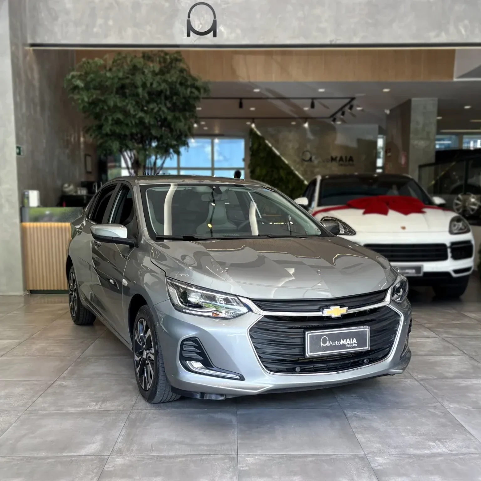 Range Rover - Image 02 (March 13, 2026)