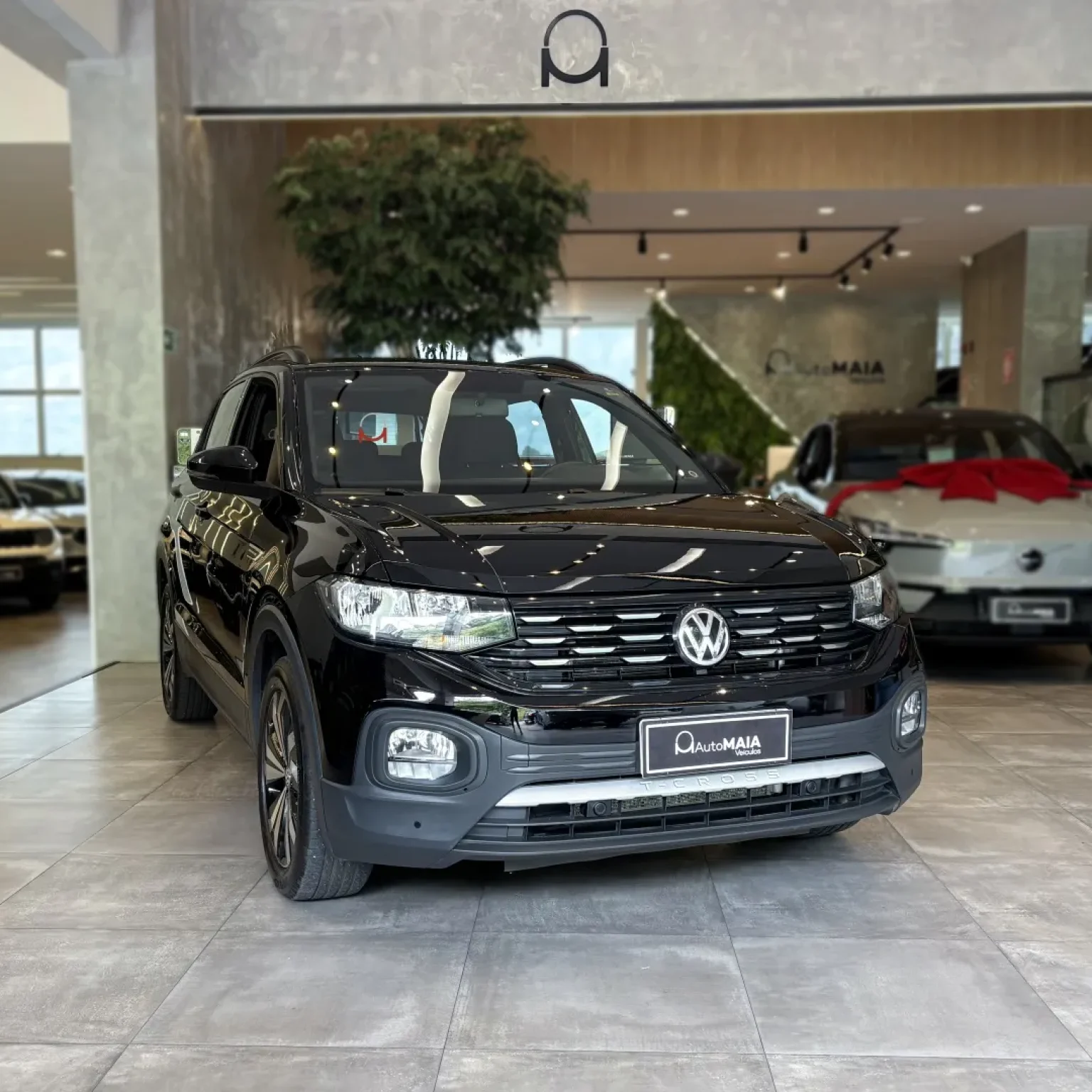 Range Rover - Image 03 (March 13, 2026)