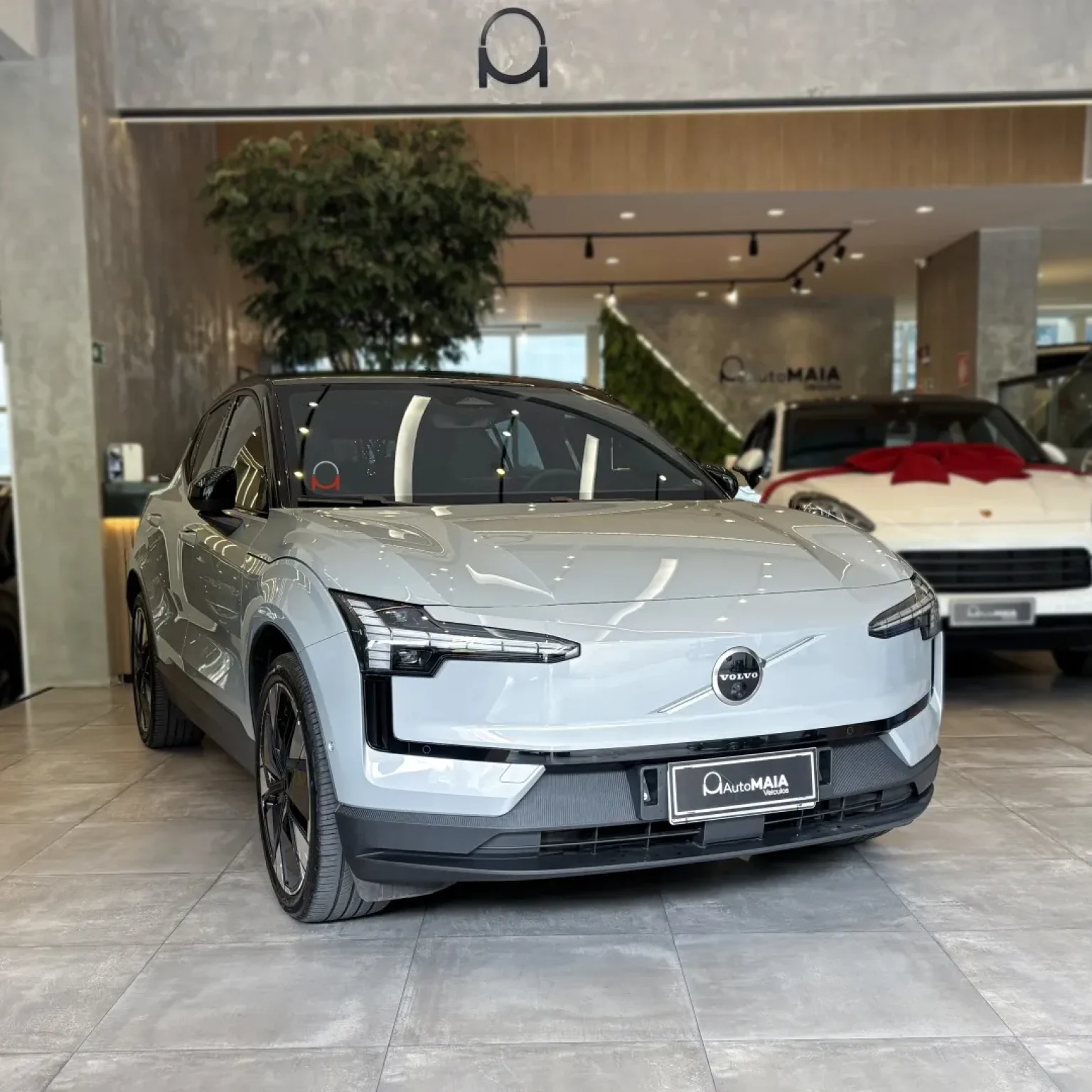 Range Rover - Image 04 (March 13, 2026)