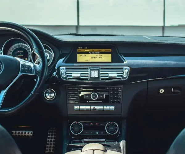 Range Rover - Image 04 (March 11, 2026)