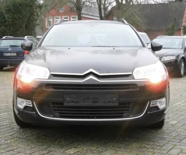 Range Rover - Image 01 (March 13, 2026)