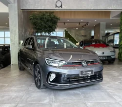 Range Rover - Image 01 (March 13, 2026)