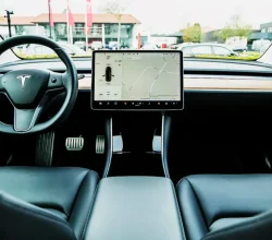 Range Rover - Image 05 (March 11, 2026)