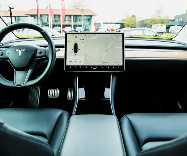 Range Rover - Image 05 (March 11, 2026)