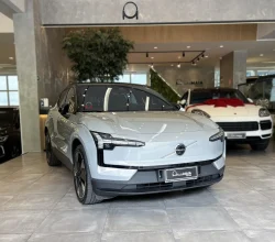 Range Rover - Image 04 (March 13, 2026)