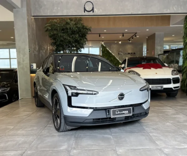 Range Rover - Image 04 (March 13, 2026)